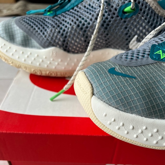 NEVER WORN: Nike Paul George 4 basketball Sneaker -unisex - Picture 6 of 10